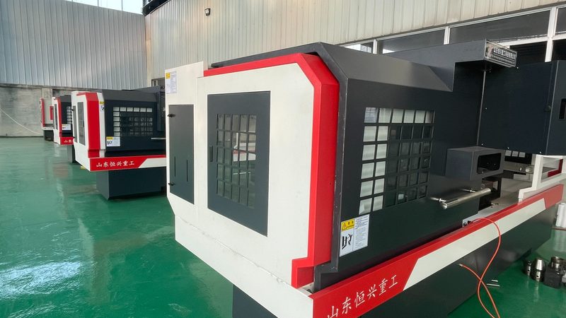 五轴立式加工中心：揭秘其核心优势与应用场景