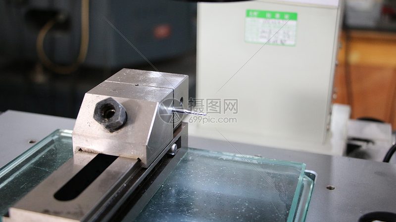 高精度数控车铣复合机床：揭秘其价格背后的价值**